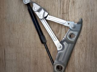 петля крышки багажника Infiniti Q50 1 поколение [рестайлинг] V37 2019, 3.0 л., VR30DDTT, бензин, АКПП, (k23) silver "m", седан, задний привод, 844001MA0A