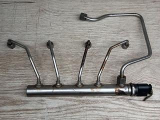 топливная рампа BMW 5 серия F07/F10/F11 2011, 13537585411