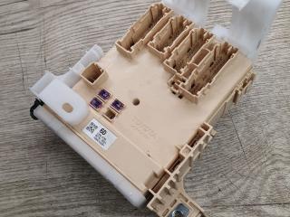 блок предохранителей Lexus NX 1 поколение [рестайлинг] AYZ15 2019, 2.5 л., 2AR-FXE, гибрид, вариатор, 1h9, полный привод, правый руль, 8273078021