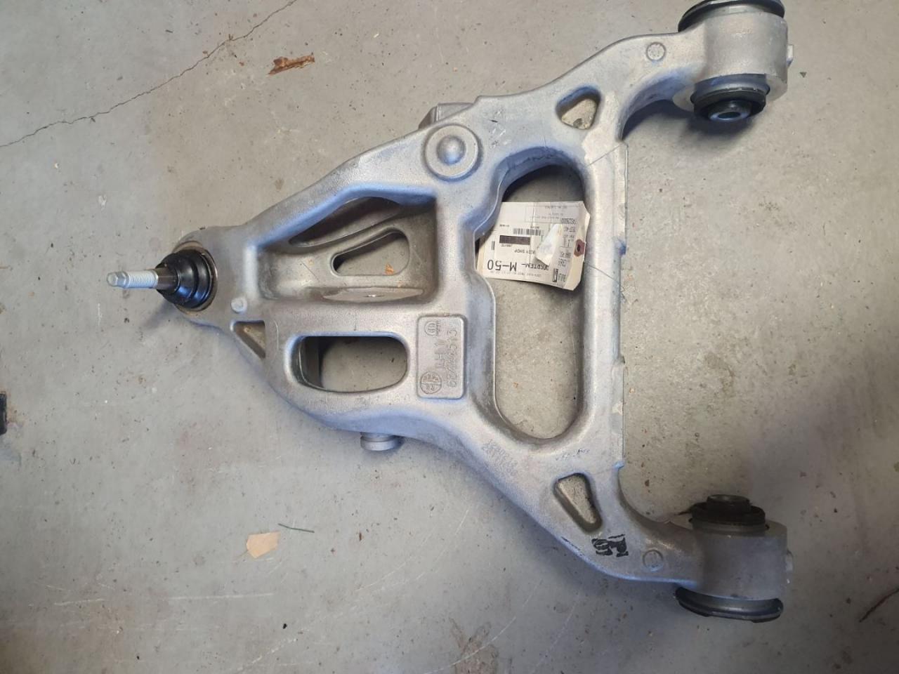 рычаг передний левый Dodge Ram 2021, 6.2 л., бензин, АКПП, 68444513AD - фото №1