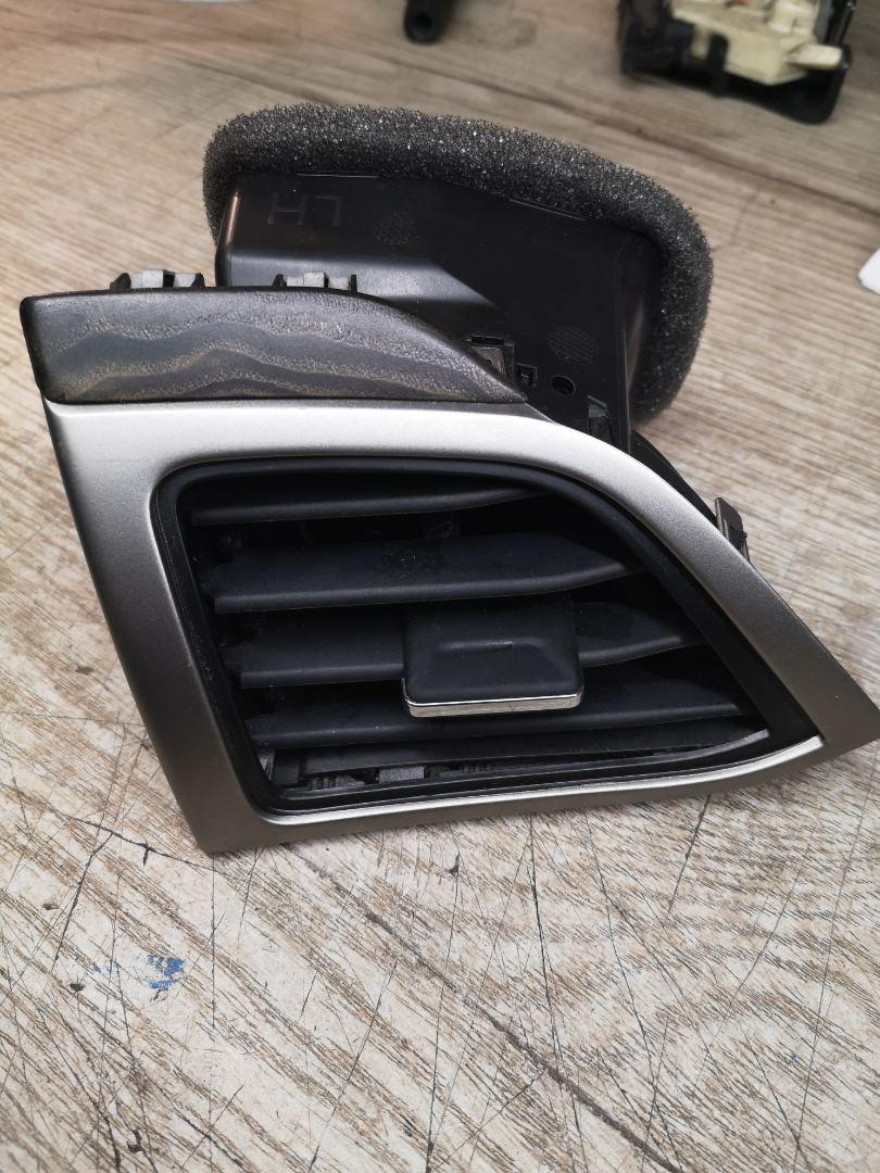 дефлектор обдува салона Lincoln MKZ 2017, 3.0 л., бензин, HP5319C696A, HP5319C696ACW - фото №1