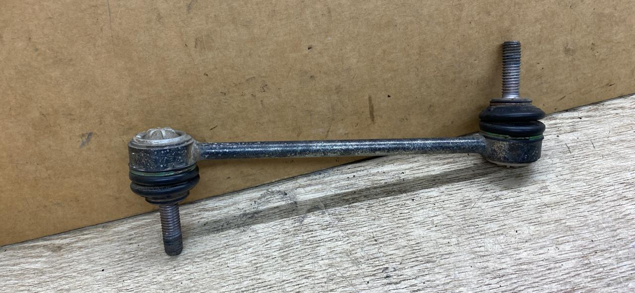 стойка стабилизатора Jaguar F-Pace 1 поколение 2019, 2.0 л., бензин - фото №1