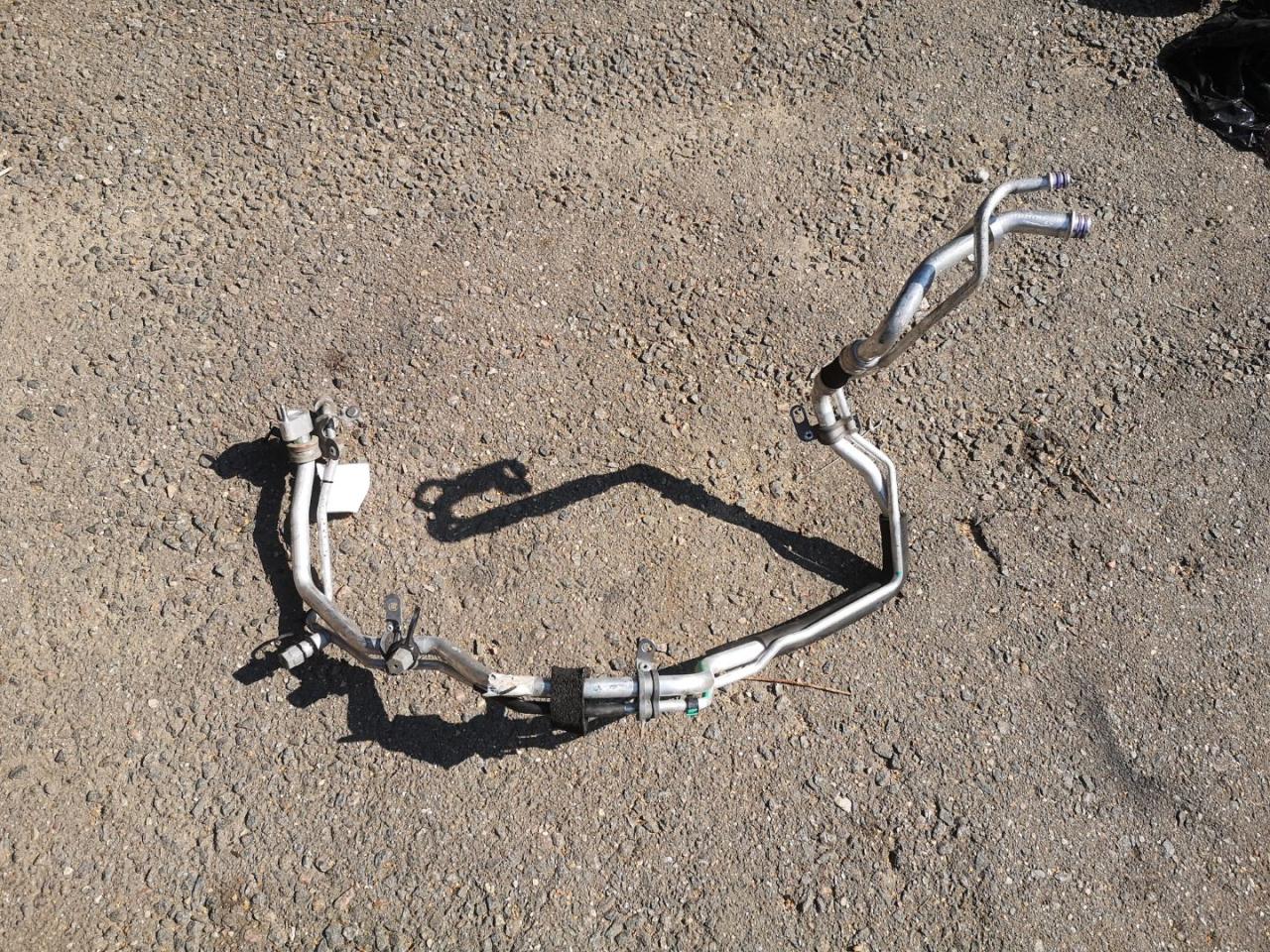 трубка кондиционера Jaguar F-Pace 1 поколение 2019, 2.0 л., бензин, HK8319A834CB - фото №1