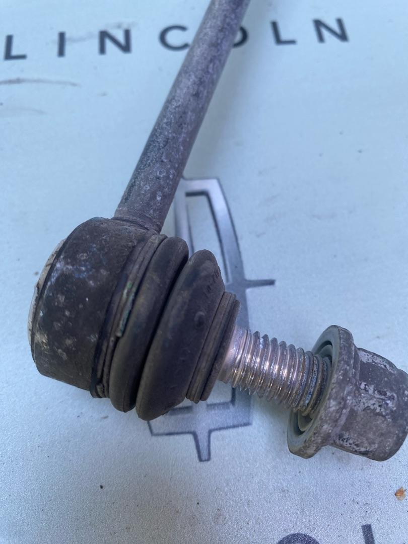 стойка стабилизатора Jaguar F-Pace 1 поколение 2018, 2.0 л., дизель, АКПП, правый руль - фото №1