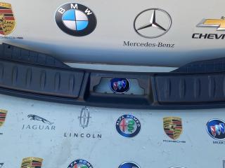 накладка внутренняя на заднюю панель кузова Jaguar F-Pace 1 поколение 2018, 2.0 л., дизель, АКПП, правый руль, HK83406A64