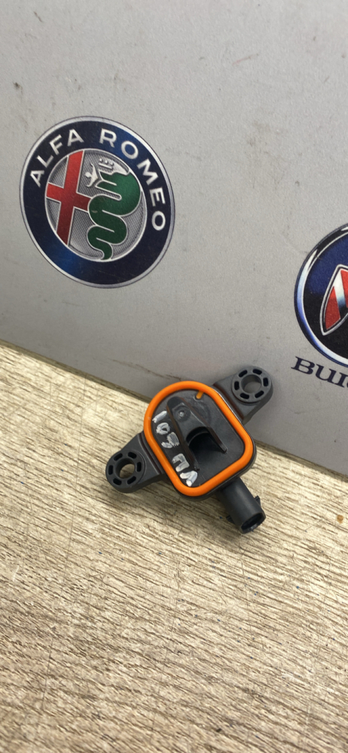 датчик удара Jaguar F-Pace 1 поколение 2018, 2.0 л., дизель, АКПП, правый руль, FK7214C676 - фото №1