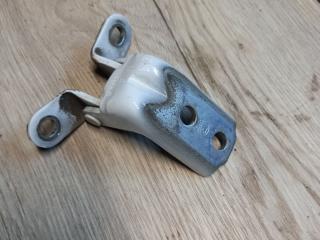 петля двери Kia Sorento 2 поколение 2012, 2.4 л., бензин, МКПП, передний привод, 793202B020