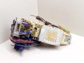 блок предохранителей Toyota Carina T170 1988, 82641-20110, DENSO