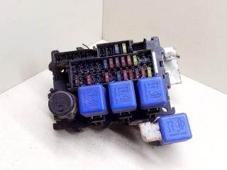 блок предохранителей Nissan Navara D21 1996