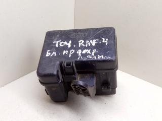 блок предохранителей Toyota RAV4 2 поколение (XA20) 2002