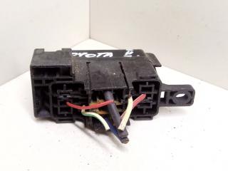 блок предохранителей Toyota Carina T170 1988