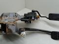 педаль Renault Modus 1 поколение 2004, 1.4 л., i, K4J 770, бензин, 5МКПП, красный, хетчбэк 5 дв., передний привод, 8200139322 - фото №3