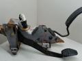 педаль Renault Modus 1 поколение 2004, 1.4 л., i, K4J 770, бензин, 5МКПП, красный, хетчбэк 5 дв., передний привод, 8200139322 - фото №5