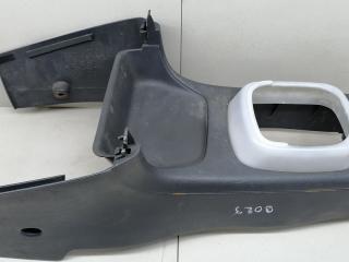 консоль салона Mitsubishi Colt 5 поколение (CJO) 1998, 1.3 л., i, 4G13 (12V), бензин, 5МКПП, голубой металлик, хетчбэк 3 дв., передний привод, MR201551