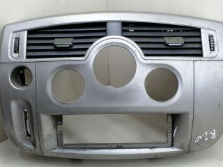 рамка под магнитолу Renault Scenic 2 поколение [рестайлинг] 2008, 1.9 л., DCi, F9Q 812, дизель, 6МКПП, серый, минивэн, передний привод, 8200140713, 8200140724, 8200140720, 8200233723