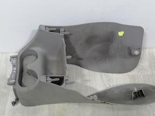 консоль салона Renault Modus 1 поколение 2004, 1.4 л., i, K4J 770, бензин, 5МКПП, красный, хетчбэк 5 дв., передний привод, 8200327300, 8200327303