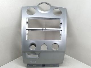 рамка под магнитолу Renault Megane 2 поколение 2003, 1.4 л., i, K4J 730, бензин, МКПП, серебристый, хетчбэк 5 дв., передний привод, 8200155825