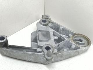 кронштейн двигателя Mazda 6 1 поколение [рестайлинг] 2006, 2.0 л., DT, RF7J, дизель, 6МКПП, серый, хетчбэк 5 дв., передний привод, 7700840932