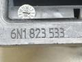 ручка открывания капота Volkswagen Polo 3 поколение 1996, 1.4 л., i, APQ, бензин, МКПП, зелёный, хетчбэк 5 дв., передний привод, 6N1823533 - фото №3