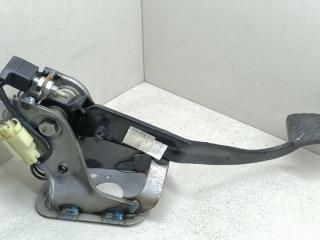 педаль сцепления Hyundai i30 1 поколение 2009, 1.6 л., CRDi, дизель, 5МКПП, серебристый, хетчбэк 5 дв., передний привод, 32802-1H320