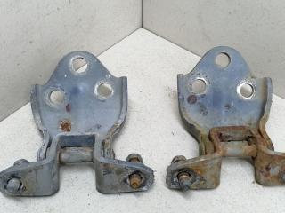 петля двери Mitsubishi Lancer 6 поколение 1994