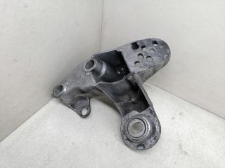 крепление стабилизатора / втулки стабилизатора Audi A4 B5 1997, 1.9 л., TDi, AHU, дизель, 5МКПП, зелёный, седан, 8D0199351H
