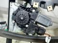 стеклоподъемник электрический передний правый Audi A4 B5 1997, 1.9 л., TDi, AHU, дизель, 5МКПП, зелёный, седан, 8D0837462, 8D0959802B - фото №4