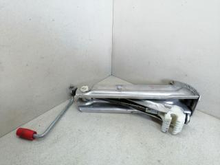 домкрат Audi A4 B5 1997, 1.9 л., TDi, AHU, дизель, 5МКПП, зелёный, седан, 8D0011031C
