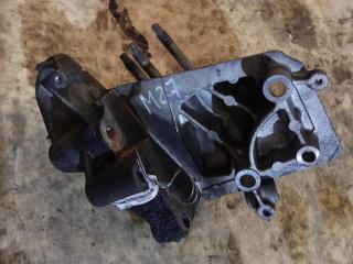 кронштейн генератора Ford Focus 1 поколение 1998, 1.4 л., i, бензин, МКПП, красный, хетчбэк 5 дв., передний привод