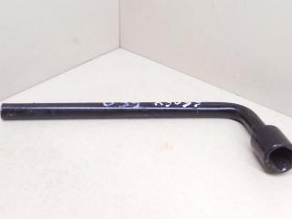 ключ колесный (балонный) Volvo V70 2 поколение 2002, 2.4 л., D 5244 T, дизель, МКПП, серебристый, универсал, передний привод, 9133668