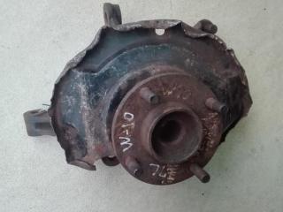 кулак поворотный левый Nissan Primera P10 1994, универсал