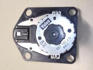 моторчик заслонки печки Peugeot 607 1 поколение 2002, 2.2 л., 4HX (DW12TED4/FAP), дизель, МКПП, седан, передний привод, 657102JD