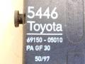 активатор замка багажника Toyota Avensis 1 поколение (T220) 1999, серебристый, хетчбэк 5 дв., 69150-05010 - фото №3