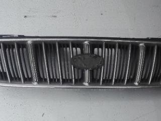 решетка радиатора Kia Carens 1 поколение 2001