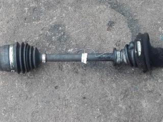 полуось передняя левая (приводной вал, ШРУС) Mitsubishi Carisma 1 поколение 1999, 1.8 л., i, бензин