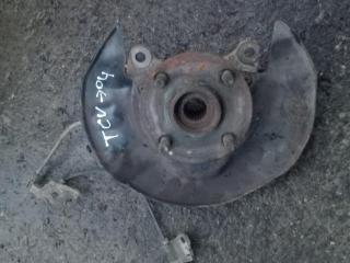 кулак поворотный правый Toyota Corolla Verso 1 поколение 2002