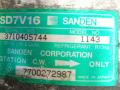 компрессор кондиционера Renault Scenic 1 поколение 1996, 1.6 л., i, K7M 710, бензин, МКПП, синий, минивэн, передний привод, 7700272987 - фото №4