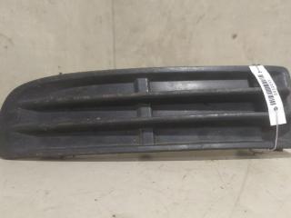 заглушка (решетка) в бампер Toyota Avensis 2 поколение (T250) 2004, 1.8 л., i, бензин
