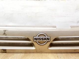 решетка радиатора Nissan Primera P10 1995, бежевый