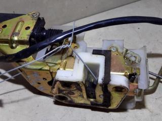 замок двери передней правой Mazda 323F BA 1996, 1.5 л., i, Z5-DE, бензин, МКПП, зеленый, хетчбэк 5 дв., передний привод