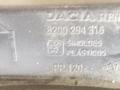 дождевик Dacia Logan 1 поколение 2007, 1.5 л., DCi, дизель, МКПП, синий, седан, передний привод, 8200294316, 8200644692 - фото №4