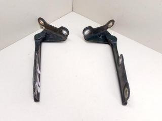 петля капота Mitsubishi Carisma 1 поколение 1999