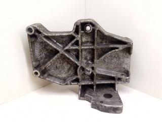 кронштейн компрессора кондиционера Audi A4 B5 1998, 1.8 л., Ti, бензин, 058260885C