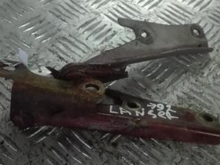 петля капота левая Mitsubishi Lancer 4 поколение 1991, 1.6 л., i, 4G92 (SOHC 16V), бензин, МКПП, бордо, хетчбэк 5 дв., передний привод, NALICHNYI, BEZNALICHNYI, RASCHET