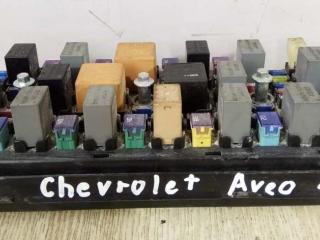 блок предохранителей Chevrolet Aveo T200 2004