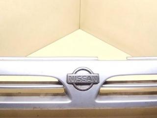 решетка радиатора Nissan Primera P10 1995, серебристый