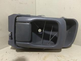 ручка внутренняя передняя правая Nissan Navara D22 2000