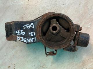 подушка крепления двигателя Mitsubishi Lancer 6 поколение 1997, 1.3 л., i, бензин