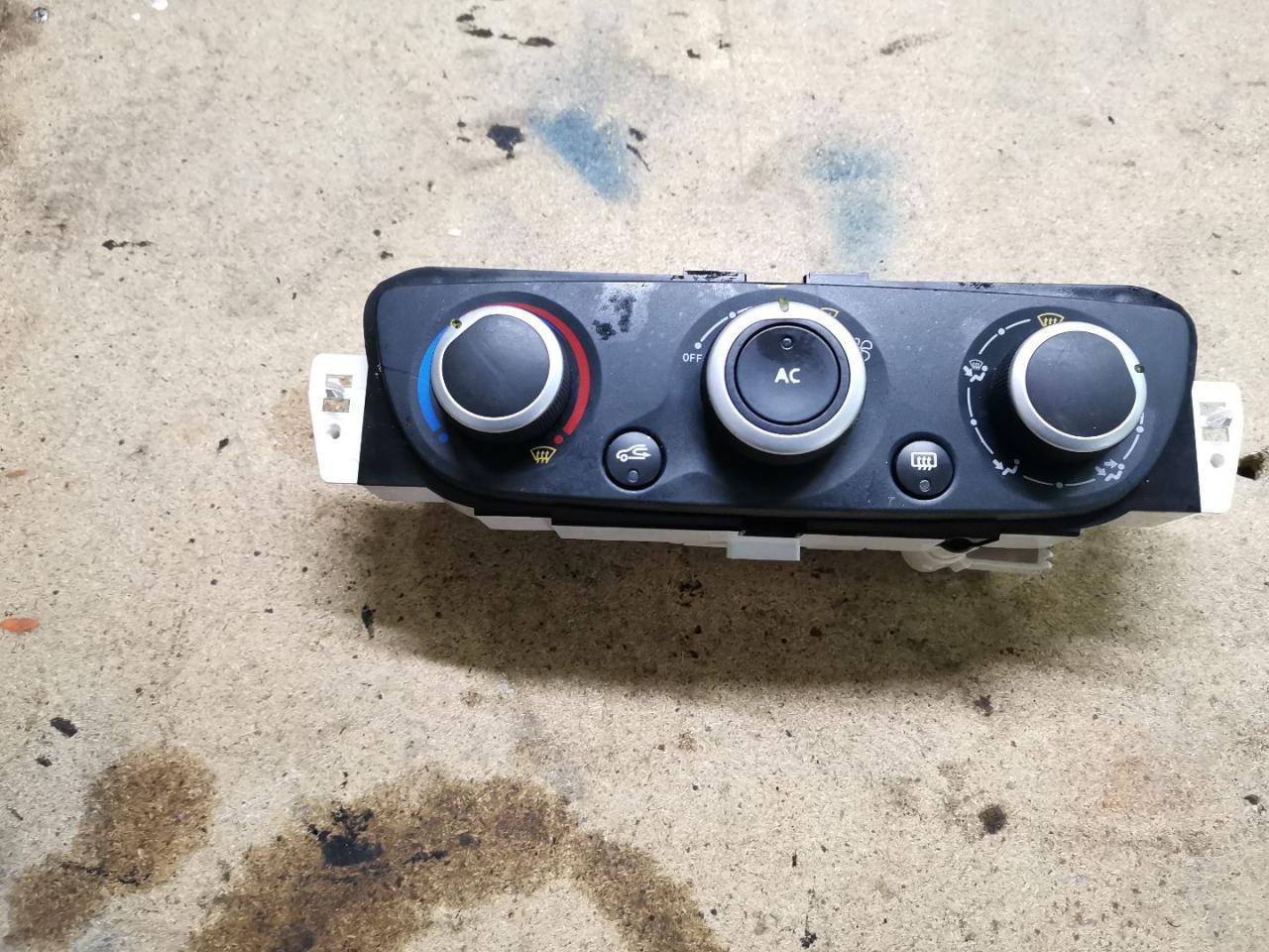блок управления печки / климат-контроля Renault Scenic 3 поколение 2011, 1.5 л., DCi, дизель, 6МКПП, минивэн, передний привод - фото №1