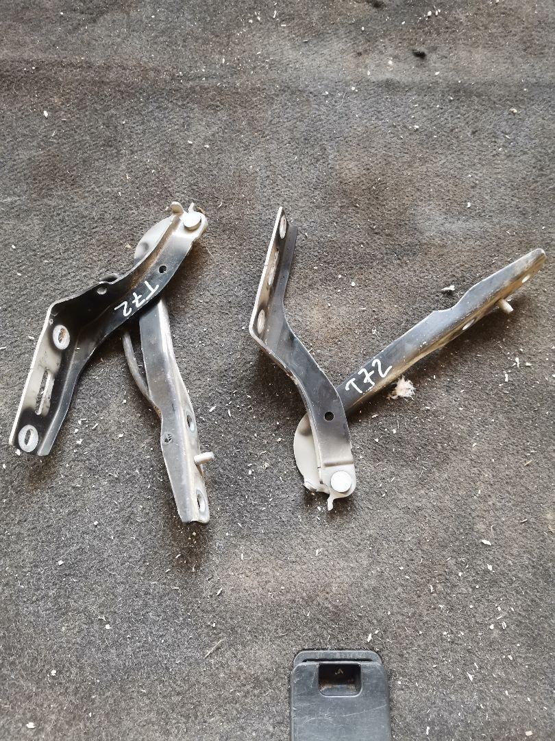 петля капота Peugeot 307 1 поколение (2001 - 2005), 2.0 л., дизель, МКПП, черный, универсал - фото №1